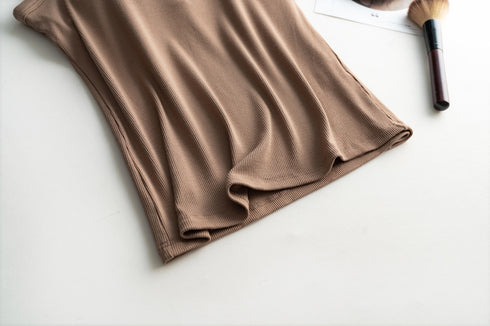 Slim Halter Neck Off-Shoulder Camisole Tops for Women - Stylish Solid Tank Tees with Chest Pad for Comfortable Summer Wear